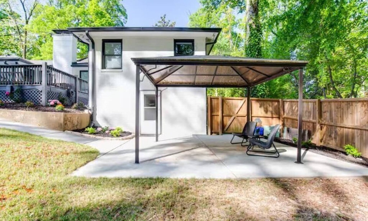 North Decatur House | Entire Rental Unit - Cozy 1 BR/1 BA