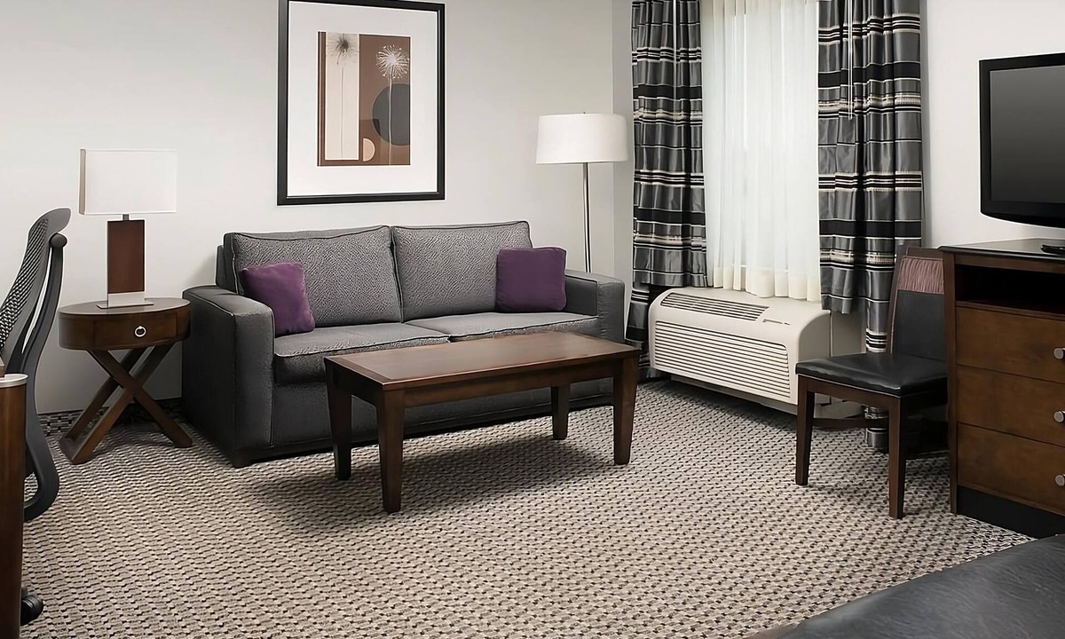 Athens Hotel | Everything You Need For The Perfect Vacation! 3 Relaxing Units, Indoor Pool!