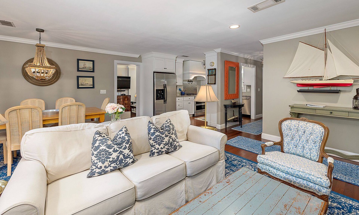 Saint Simons Island House | Excellent Location! Close to Restaurants, Shopping and Beach | Private large backyard