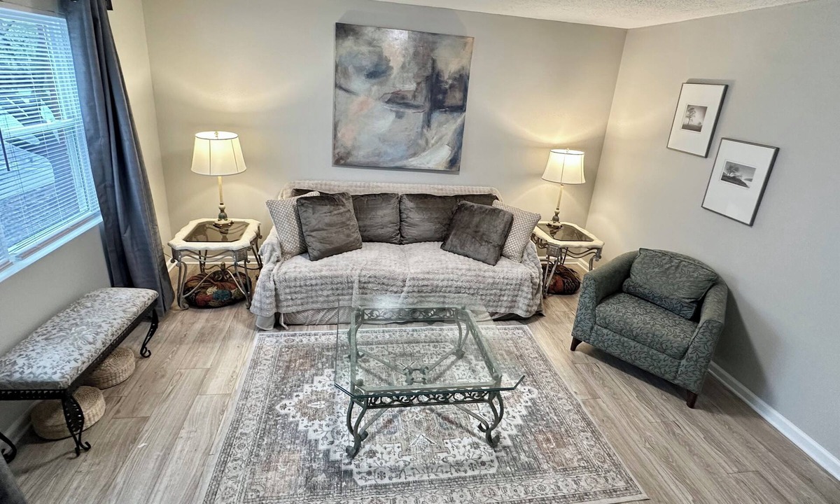 Hickory Apartment | Extended Stay NE Hickory 2 Bed, 1.5 Bath, Workspace, Washer Dryer, Easy Commute