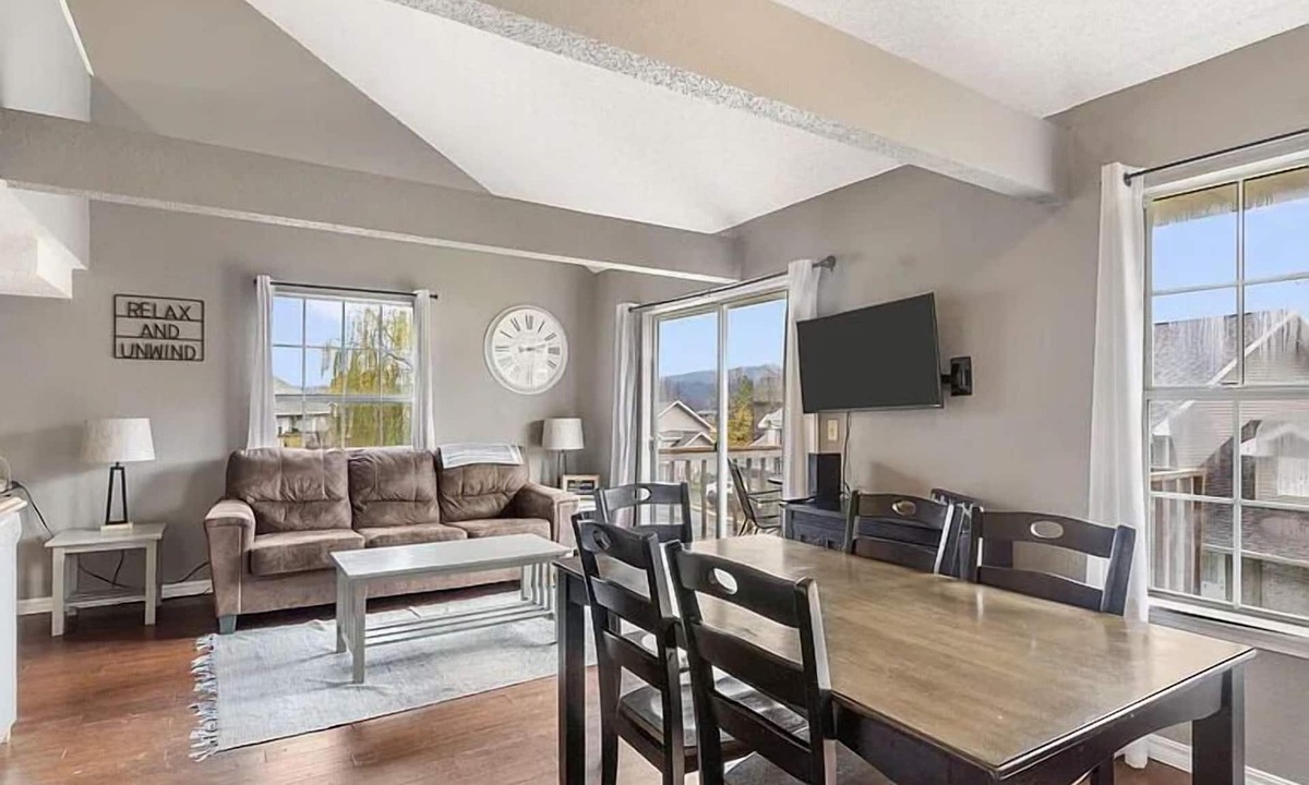 Table Rock Condo | Fall Creek Loft Condo w/Bunk Room Near Branson Attractions