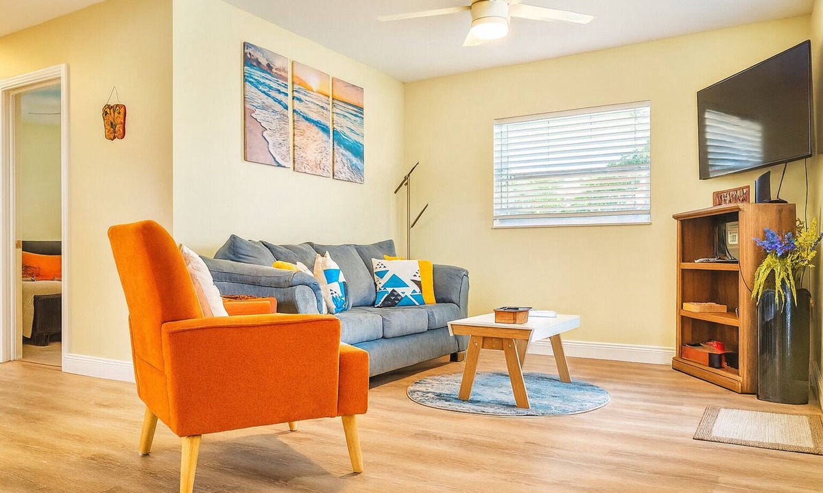 Edgewood House | ❣️Family/Couples Retreat near Airport|Cruise Port & Beach.