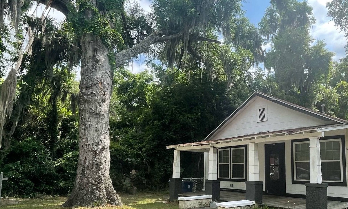 Brunswick House | Family‑Friendly 2BR Coastal Bungalow Minutes to St. Simons & Jekyll Island