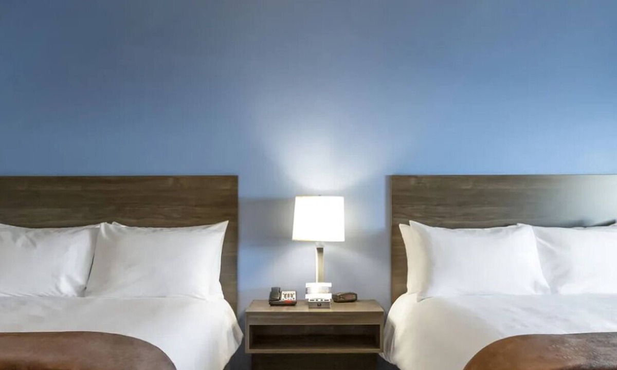Augusta Hotel | Family Getaway in a Modern Unit by Reed Creek Nature Park