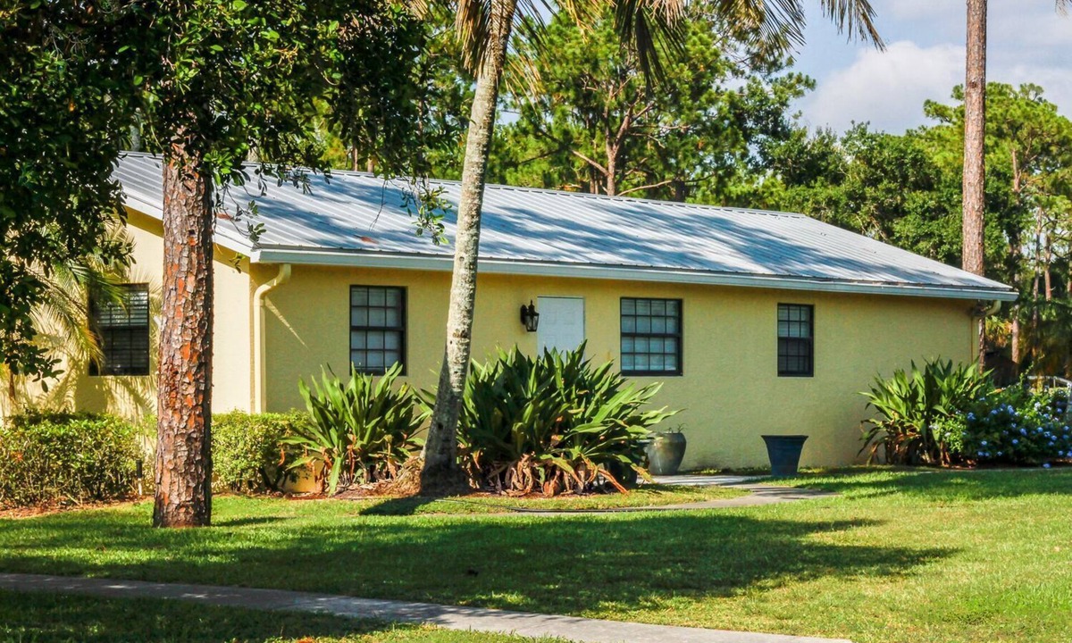 Loxahatchee Groves Cottage | Farmhouse Country Cottage