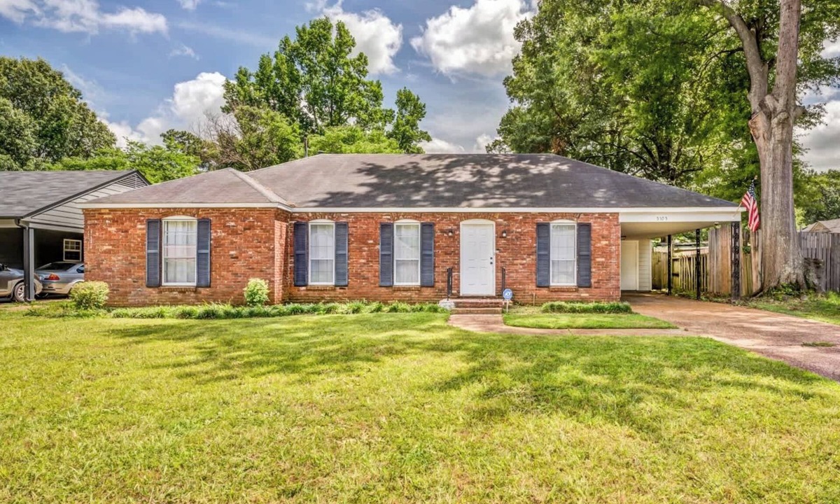 Parkway Village House | Fenced Yard, Centrally Located-Parkway Village Pad