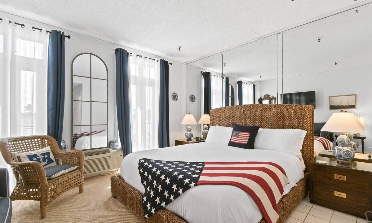 Palm Beach Condo | FIFA/Pool/Valet/beach&dining/Yacht StudioWBalcony