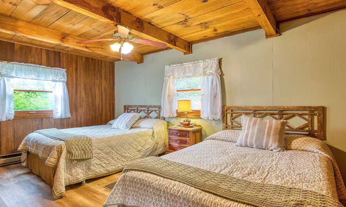Maggie Valley Cabin | Fireside Cottage 1