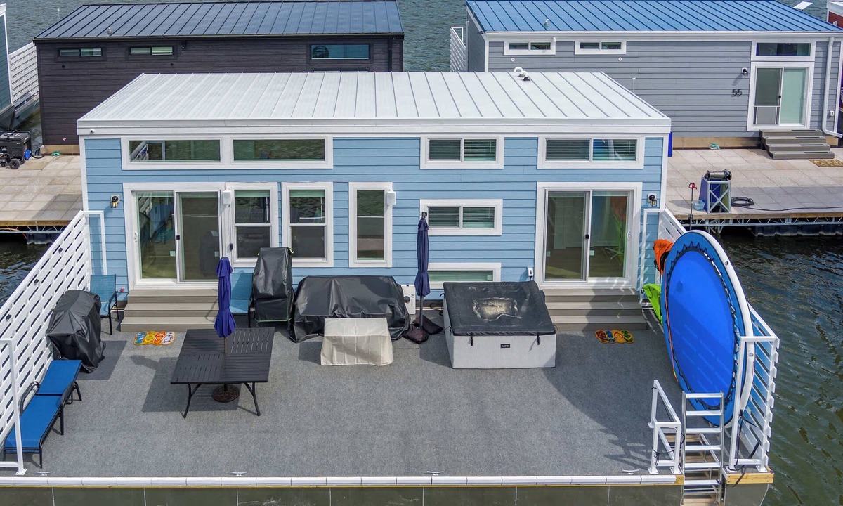 Nancy House | Flip Flops & Sunset Views