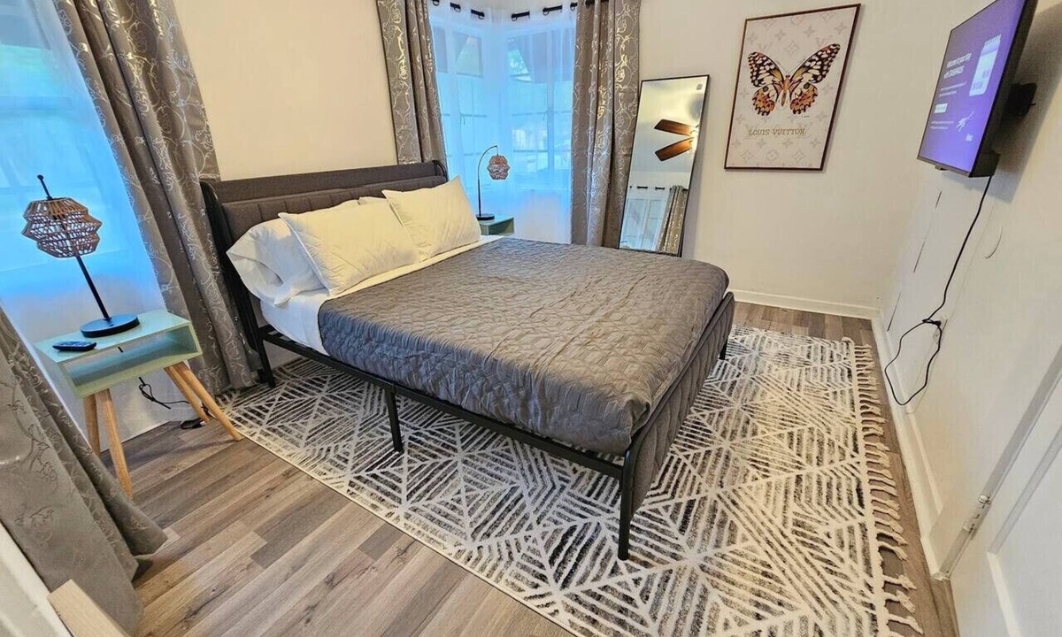 Colonialtown South House | Foodie Lovers Walkable Mills50 - Sleeps 10