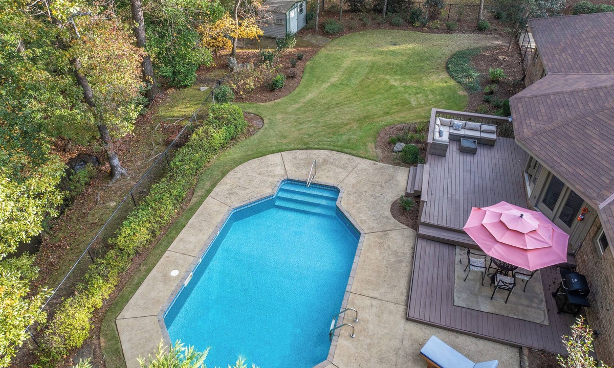 Columbus House | Fort Benning Spacious Pool Home PS5 BBQ Fireplace & More! Sleeps 14+