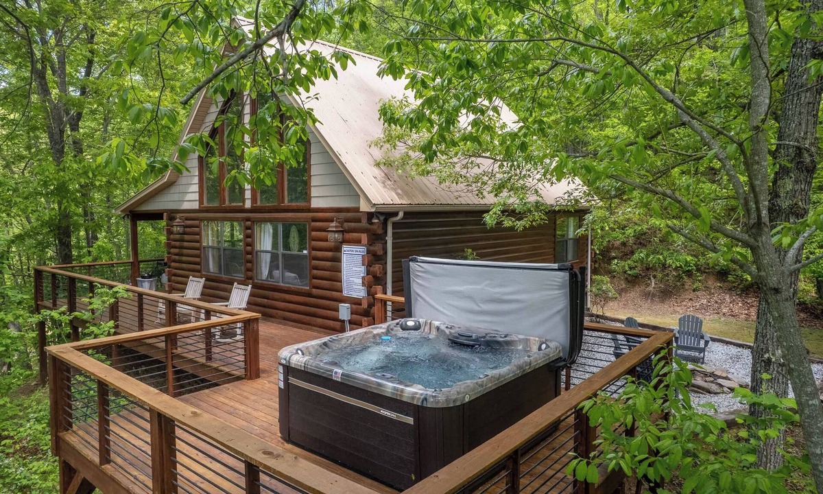 Bryson City Cabin | Fox Ridge-Hot Tub - Views - Open Large Wrap Around Deck