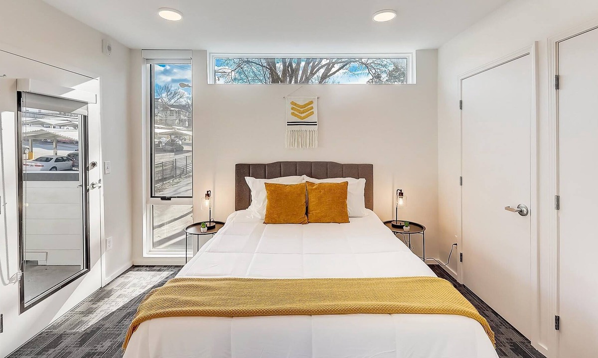 Hillsboro West End Apartment | Frontdesk | 1 BR Apt near The Parthenon