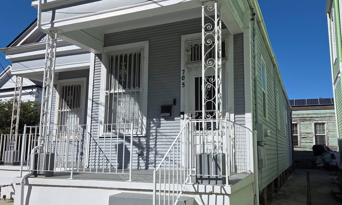 Saint Thomas Development House | Furnished 2BR/1BA Lower Garden District Home – Washer/Dryer, Kitchen, Sleeps 8