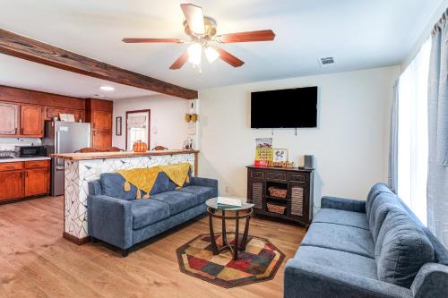 Oxford House | Game Day Getaway! Home w/Yard, 4 Mi to Ole Miss