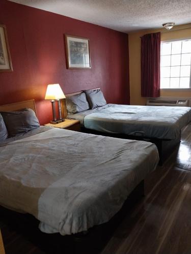 Jackson Apartment | Gated 2 Queen Beds Hotel Room 112