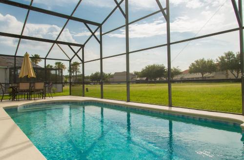 Cumbrian Lakes House | Gated Community!! Sparkling Private Pool, Near Disney