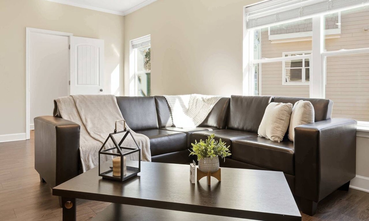 Central Condo | Gather & Unwind | Near Dining & Shops + Near CU!