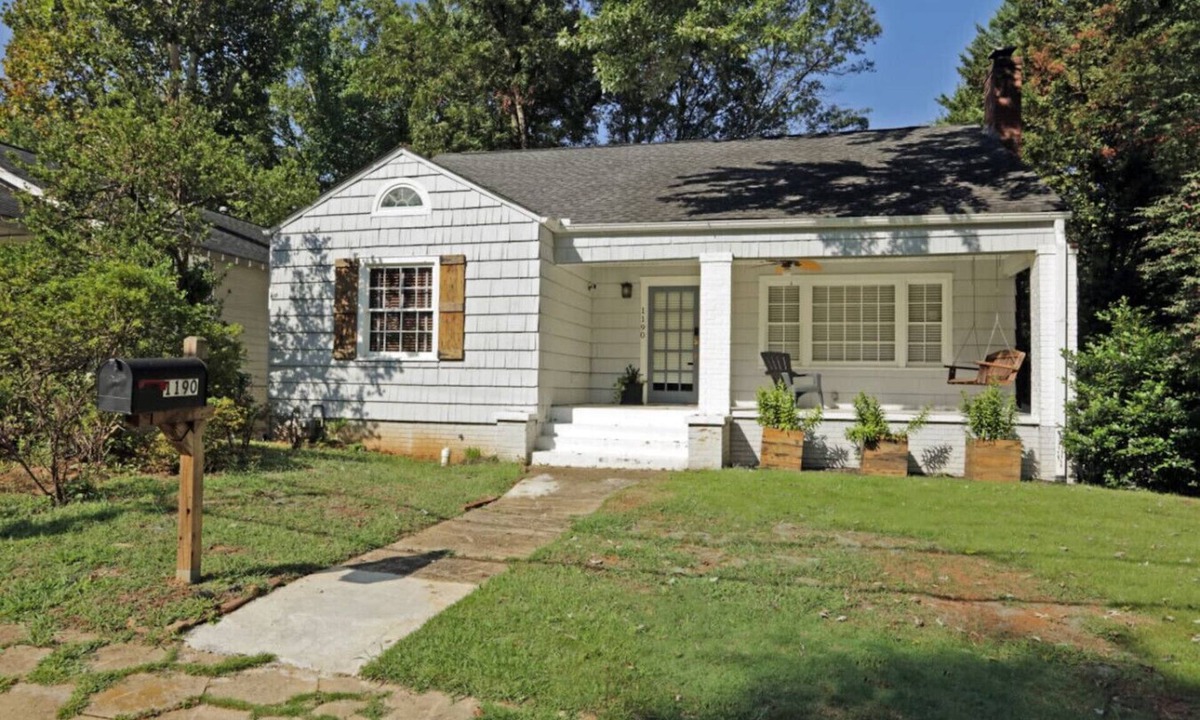 Home Park House | Gem in Midtown 4bedroom home-11