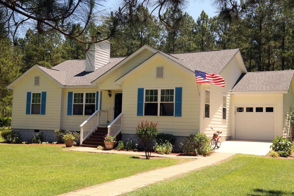 Eastman House | Genesis House - Christian Retreat