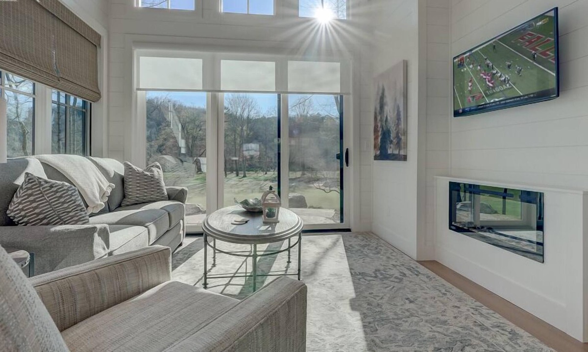 Mineral Bluff Cottage | Golf and Riverfront Cottage | King Bed | Group Availability