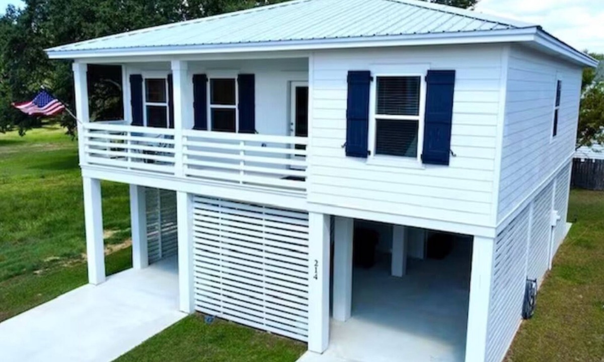 Pass Christian House | Gone Coastal - Walk to Restaurants & Beach ~ Golf Cart District! LOCATION!