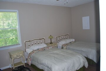 Oxford House | Great Location- Walk to Stadium/Square! in Oxford