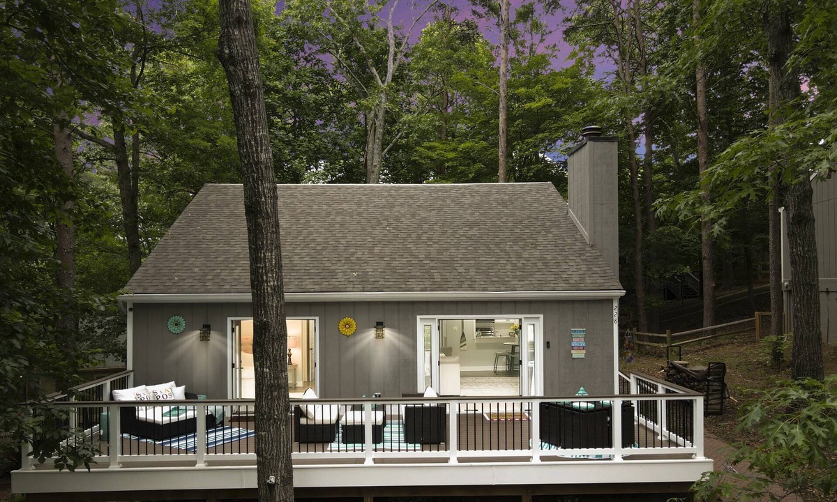 Waleska House | Great Rates |2BR+Loft |Lake Views at Arrowhead |Pool, Tennis, Boating, Hiking, Dining & Pickleball