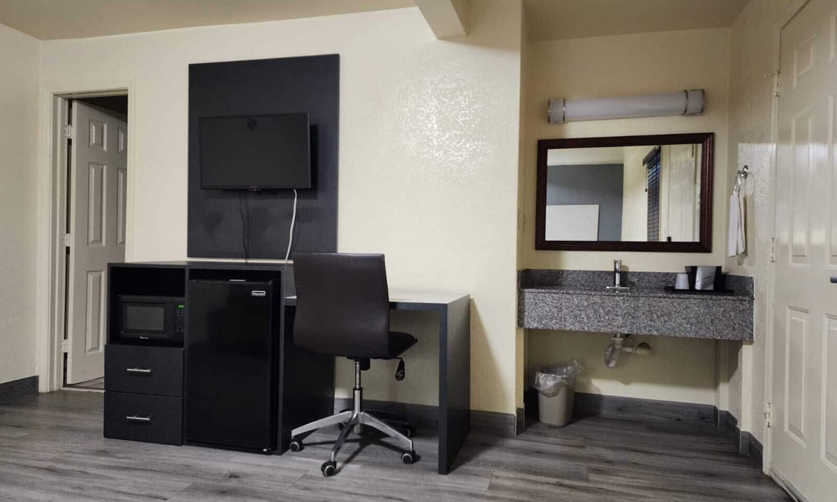 Greensboro Hotel | Green Garden Inn