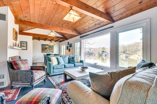 Lynn House | Group Getaway! Lake House w/Private Dock & Patio