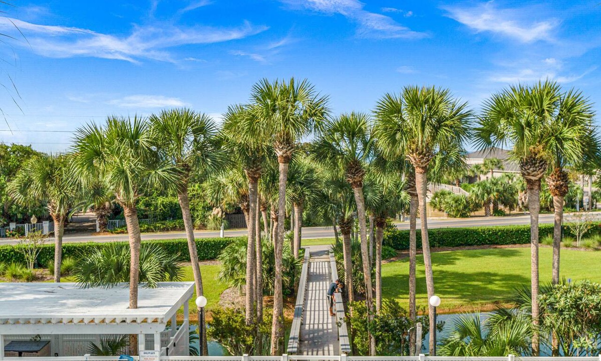 Gulf Place Condo | Gulf Views!/Steps to deeded beach and pools-shopping/dining steps from condo