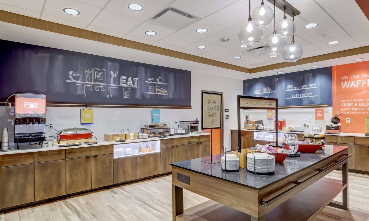 Hyde Park Hotel | Hampton Inn & Suites Cincinnati Midtown Rookwood