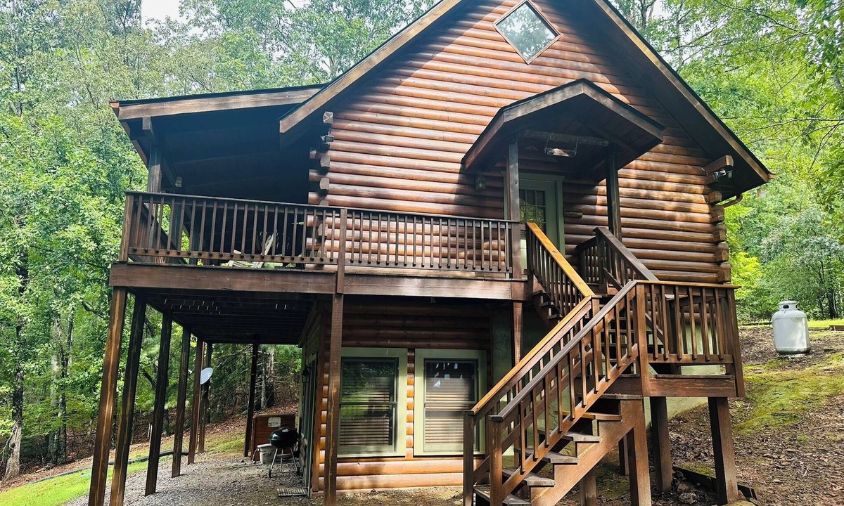 Morganton Cabin | Hawk's View-a piece of Southern Comfort
