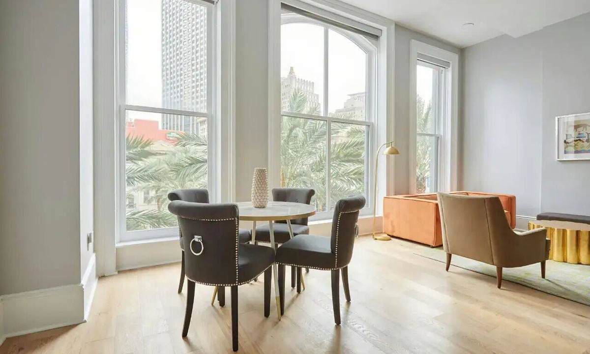 French Quarter Hotel | Hearing-Accessible Stay on Canal Street | Walk to French Quarter | The Harlequin