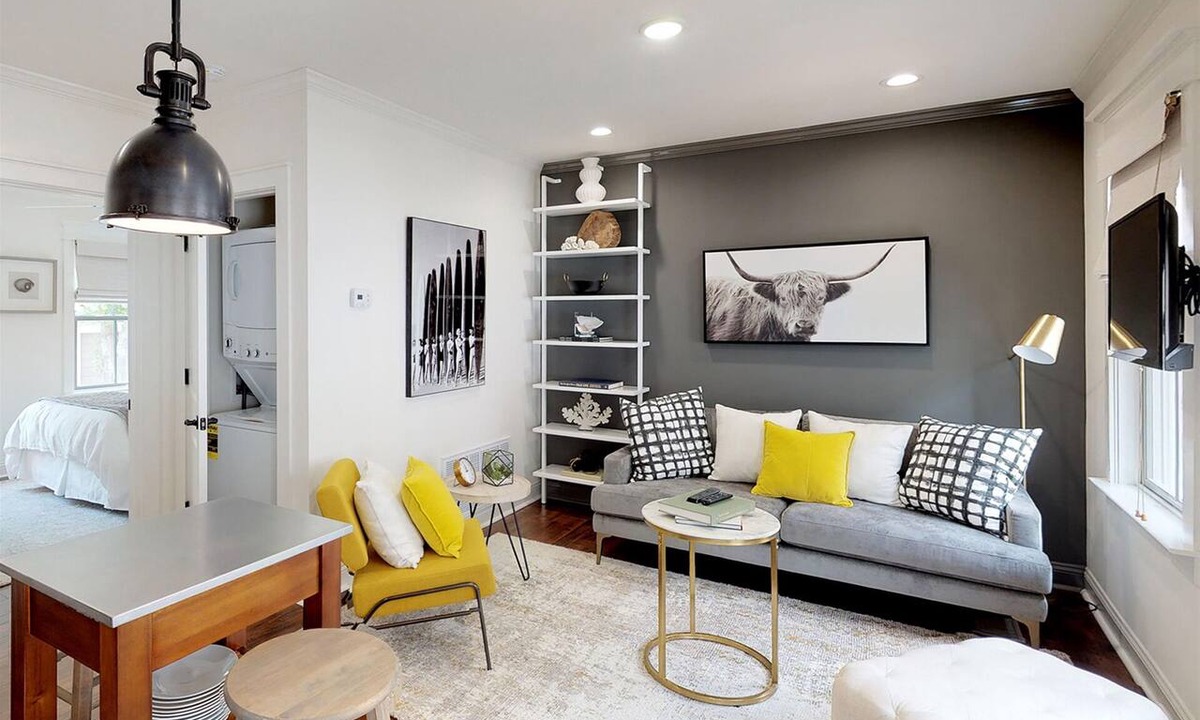 Historic District - North Condo | Heated Pool Access | 5*Clean | Flex Cancelation
