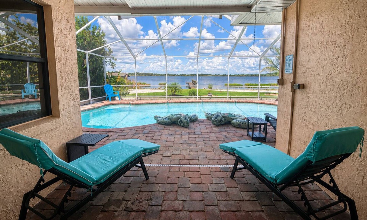 Lake Alfred House | Heated Private Pool + Sunrise- 30 Min to Disney & LEGOLAND