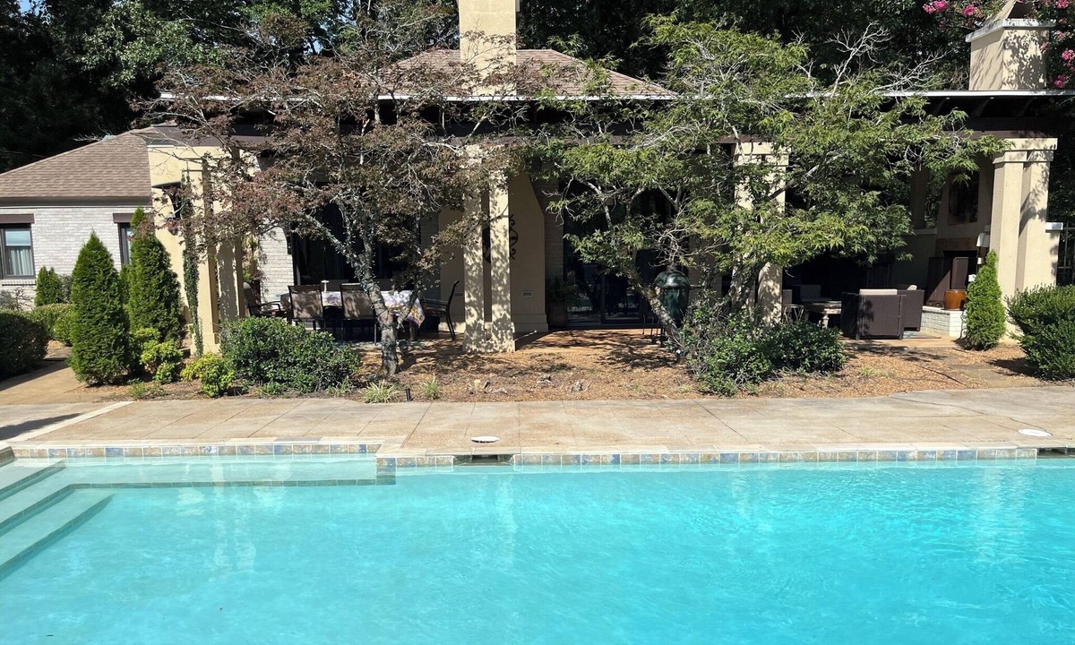 Batesville House | Hidden oasis near Ole Miss! Luxurious pool house, outdoor areas, pet friendly!
