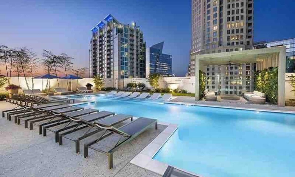 Lenox Condo | High End Highrise Buckhead Living
