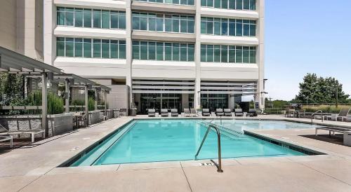Peachtree Center Apartment | High-Rise Stay Downtown Atlanta