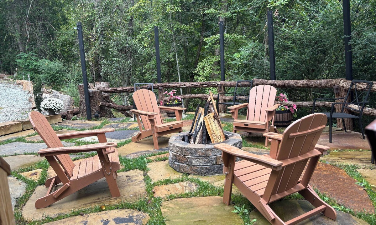 Wiley House | Hike Tallulah Gorge from Modern Secluded retreat
