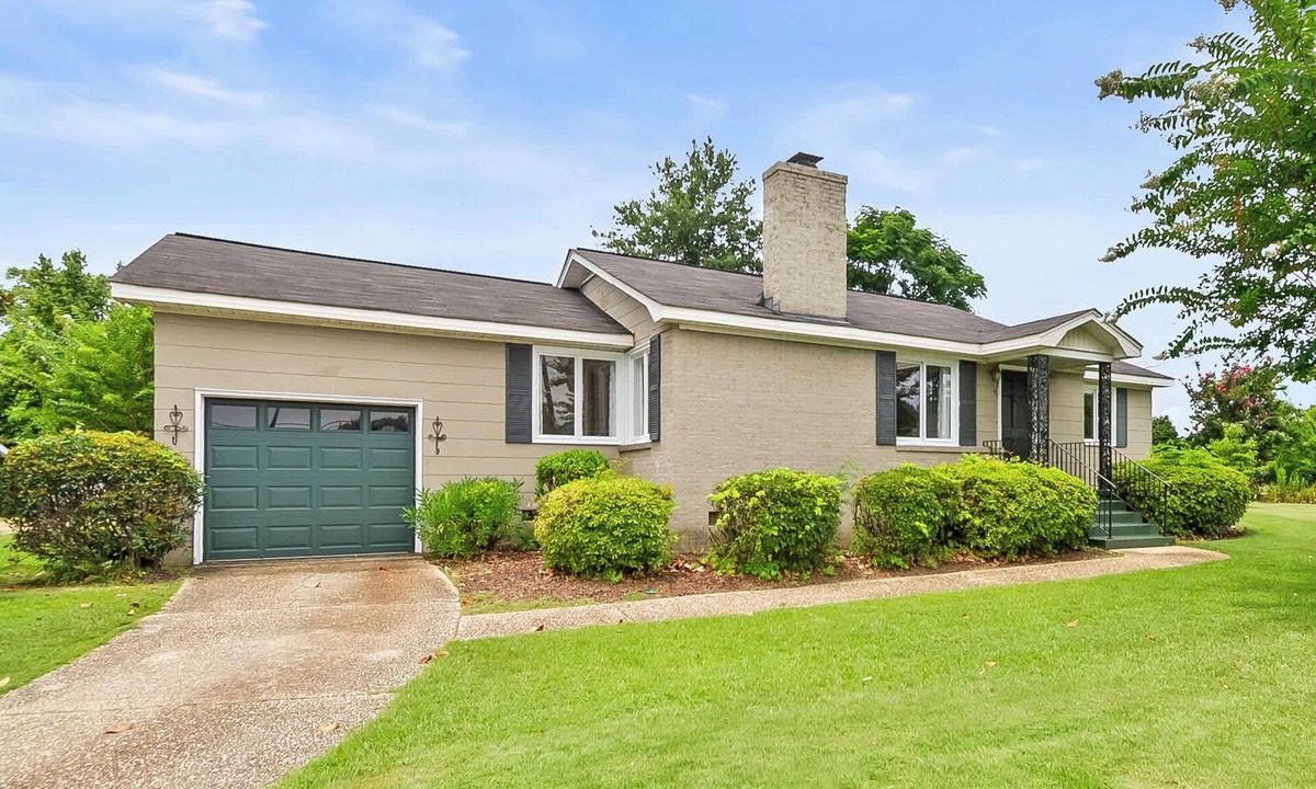 Tuscaloosa House | Hillcrest Haven | Spacious 3BR Near UA & Downtown