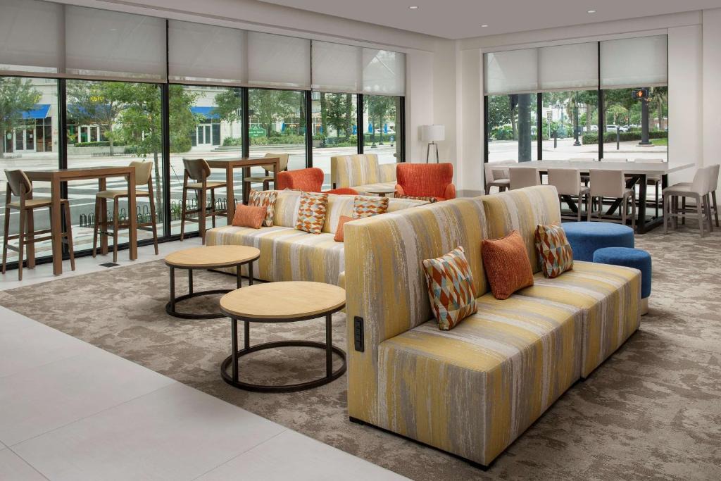 Lake Eola Heights Hotel | Hilton Garden Inn Orlando Downtown