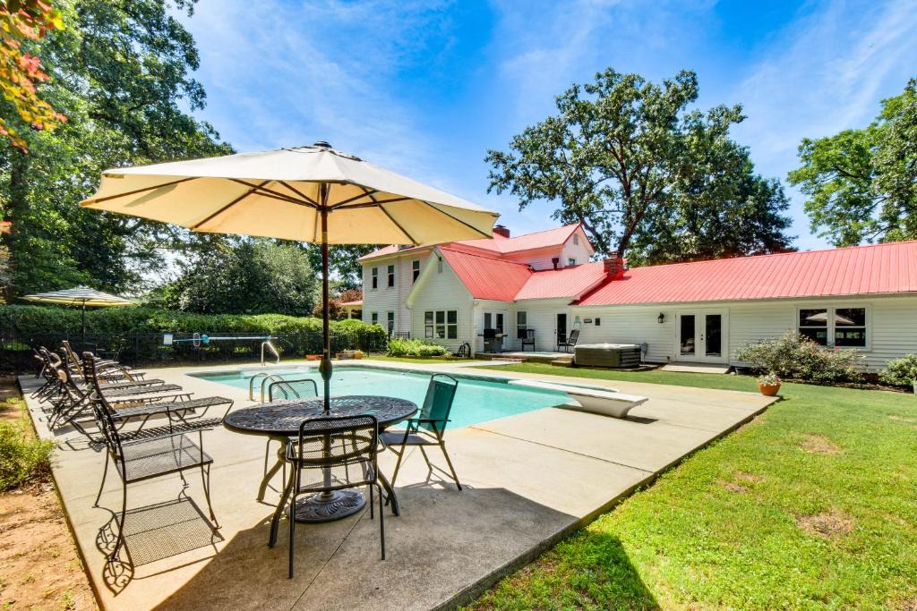 Seneca House | Historic Farmhouse: Memorable Moments Near Clemson