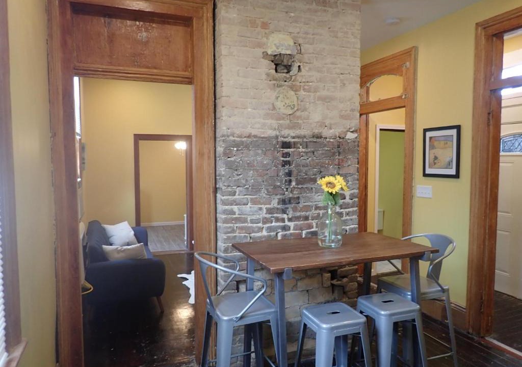 Milan Apartment | Historic Modern Uptown Home ll