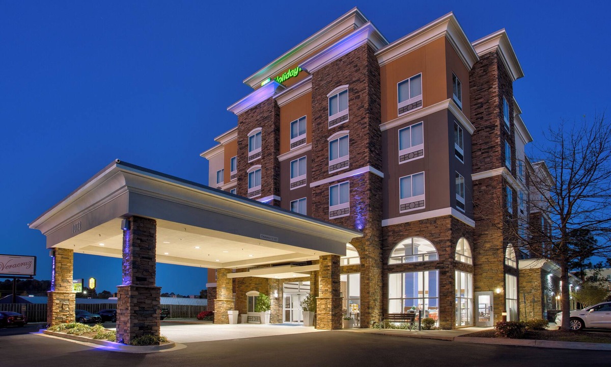 Augusta Hotel | Holiday Inn Express Augusta North by IHG