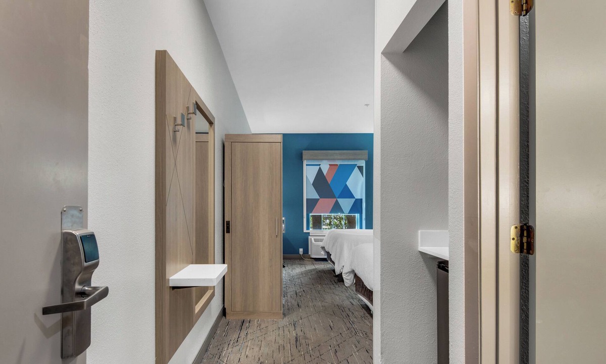 Crystal Beach Hotel | Holiday Inn Express Destin E - Commons Mall area by IHG