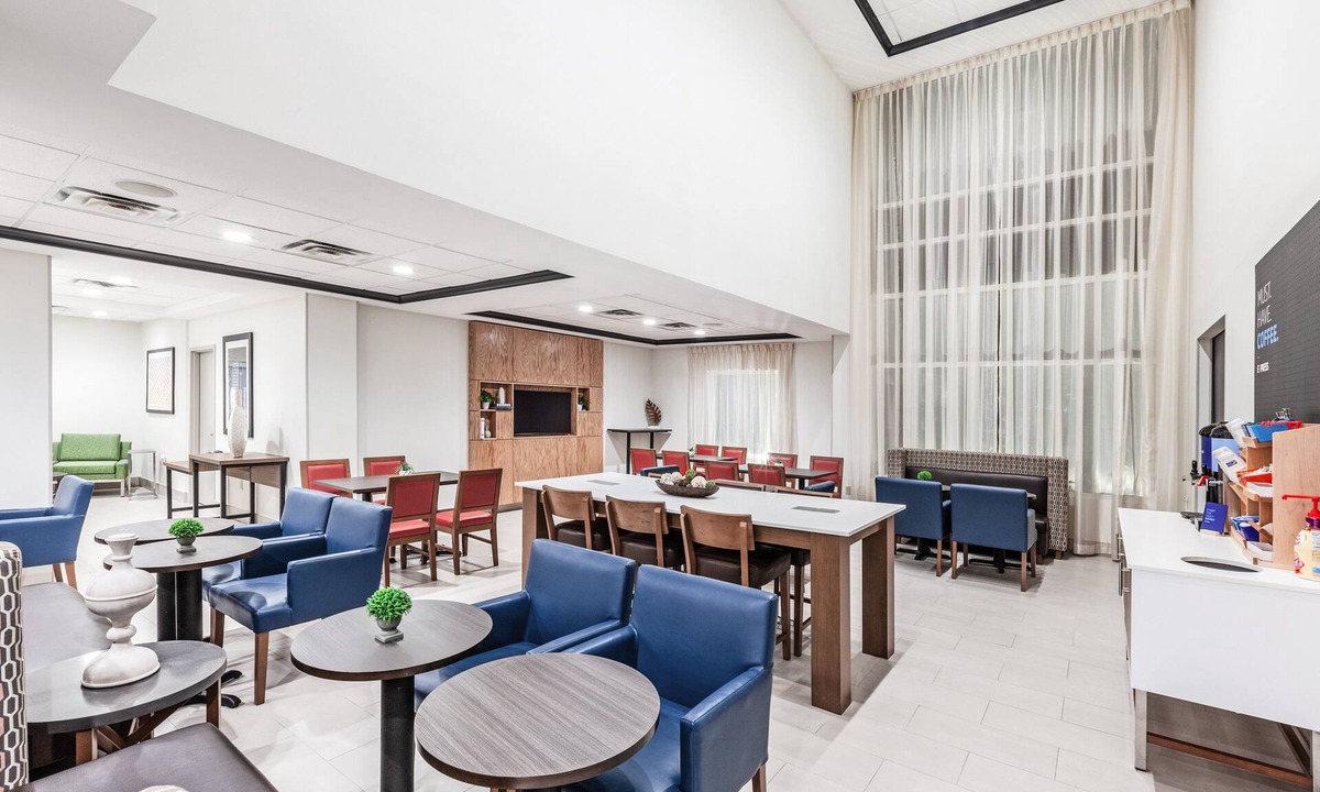 Inniswold Hotel | Holiday Inn Express & Suites Baton Rouge East by IHG