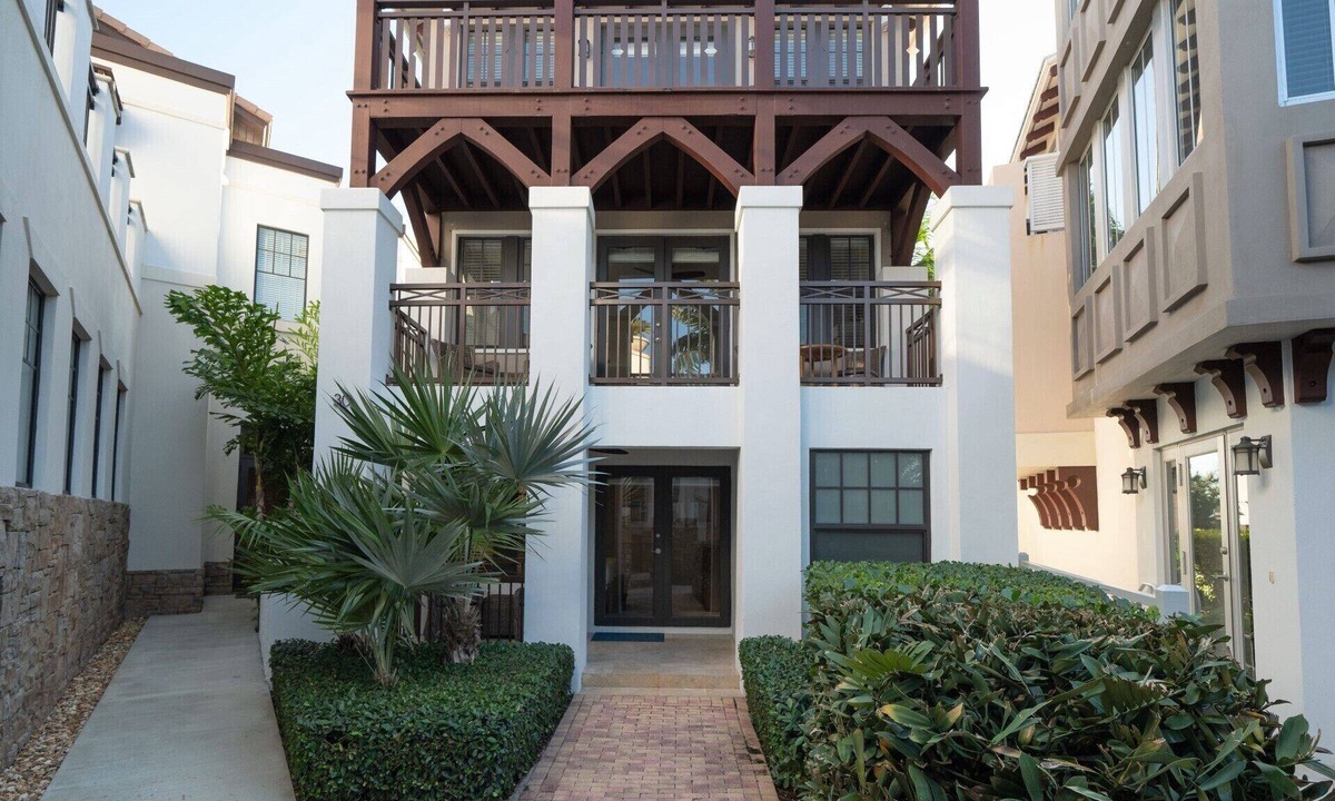 Marathon House | Home Away from Home Pet Friendly - Marlin Bay