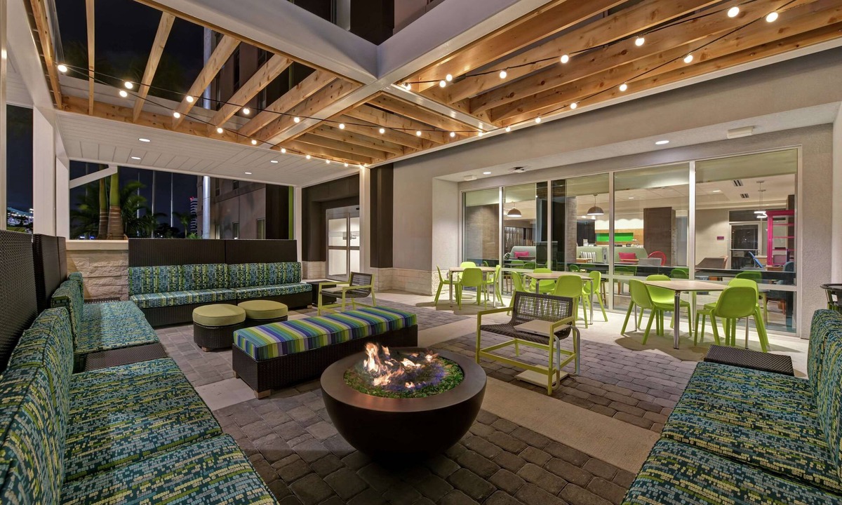 West Palm Beach Hotel | Home2 Suites by Hilton West Palm Beach Airport, FL