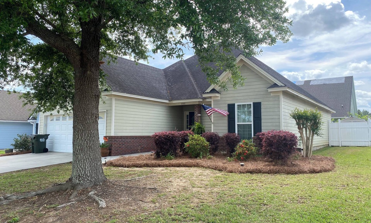 Valdosta House | Hosted home 2 minutes off I-75 Northlake Community-private 2BR/1BA & keyless pad